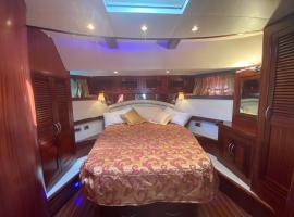 Yachts Abati Cabina Queen，位于加埃塔的酒店