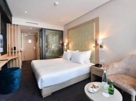 HOTEL FLOWER，位于Oadby的酒店