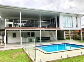 'Perfect Pool House' Idyllic Tropical Retreat，位于艾吉希尔的酒店