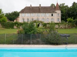 Château pour se retrouver，位于Larochemillay的酒店