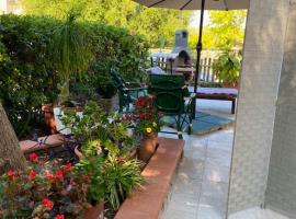 Charming House in Marina di Camerota + Garden，位于卡梅罗塔码头的酒店