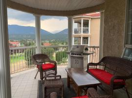 Mountain View Vacation Villa Main Floor Unit, No Stairs，位于费尔蒙特温泉的酒店