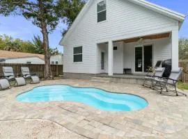 Lions Sail Beach Island Pool