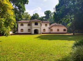 Elpitiya Walauwa Heritage Home，位于加姆波勒的酒店