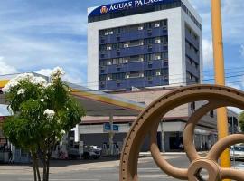 Águas Palace Hotel，位于彼得罗利纳彼得罗利纳 - 尼罗科埃略议员机场 - PNZ附近的酒店