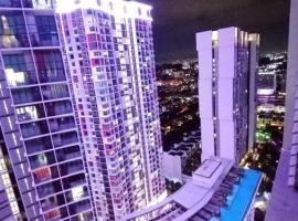 i-Duplex Condo - LED Garden, Fun Fair, Wax Museum, Waterpark, Mall & More!，位于莎阿南的酒店
