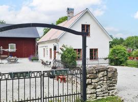 4 person holiday home in SLITE，位于Slite的酒店