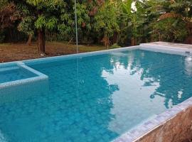 Hotel Chulamar, Piscina y Restaurante，位于Escuintla的酒店