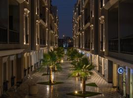 luxury 3BR Condo Near the Boulevard