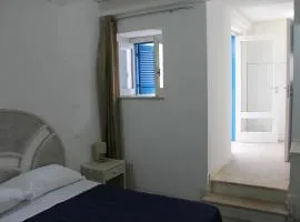 Double room, air conditioning, bathroom, in the center of Tropea Calabria n6783