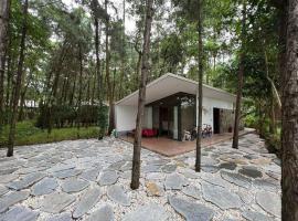 Forest Villa 329 Dai Lai Resort，位于Phúc Yên的度假屋