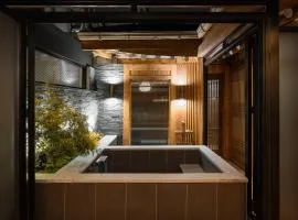 Luxury hanok with private bathtub - Moonhyangjae