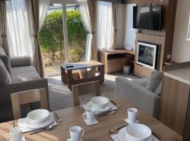 8 Berth Static Caravan - Holiday Resort Unity Brean，位于Berrow的酒店