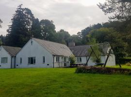 Ghyll Head Hive Pod Village & Accessible Bungalow，位于Winster的露营地