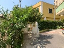 Apartment with garden in the center of Durres