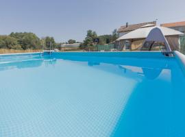 Casa Luna Rural Con Piscina y Jardín，位于奥伦塞的酒店