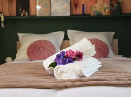 "La Botanique" G&icirc;te de Charme dans un ch&acirc;teau de campagne & SPA，位于布利克斯的Spa酒店