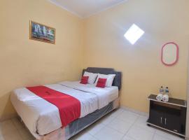 RedDoorz Syariah At Endrayanti Inn RSUD Yogyakarta，位于Timuran的酒店
