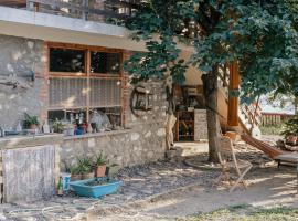 The house in the village，位于地拉那的旅馆