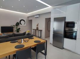 Luxury Apartment Stella，位于比雷埃夫斯的酒店