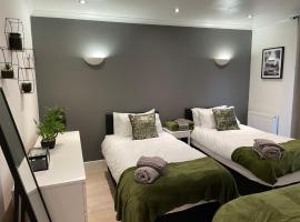 Perfect Stay for Families & Business in CR2 - with FREE parking & 10mins from East Croydon，位于珀利的酒店