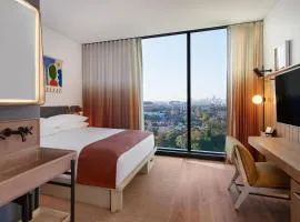 Moxy Sydney Airport