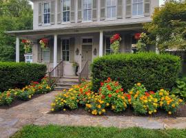 Pinetown Bridge Bnb LLC，位于Hunsecker的酒店