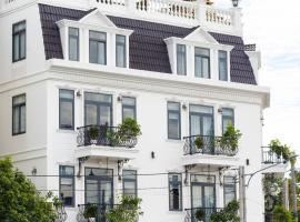 Paris Hotel & Cafe，位于永隆的酒店