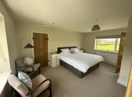 A lovely 1 bedroom annexe with kitchenette