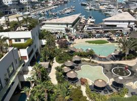 Ocean Village Luxury 2 Bed 2 Bath Apartment - amazing views - pools and jacuzzis，位于直布罗陀的度假短租房
