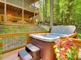 Secluded Murphy Vacation Rental with Private Hot Tub，位于墨菲的酒店