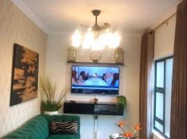 Elegant Airbnb，位于比勒陀利亚蓬阿克尔德大坝附近的酒店