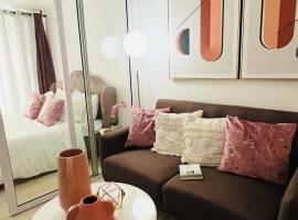 Suite M - 1 Bedroom Condo at Azure Residences，位于马尼拉的海滩短租房