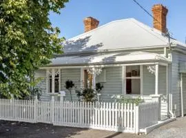 Tranquil Launceston Getaway - You'll fall in love!