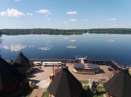 Arctic Magic Resort near Rovaniemi with Airport Pick-up and full activities for a complete holiday，位于泰尔沃拉的酒店