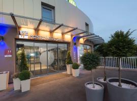 巴黎智选假日酒店 - 韦利济，位于韦利济·维拉库布莱的酒店