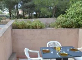 Studio Cabine avec Terrasse, Piscine et Parking Privé, 4 Couchages à Narbonne Plage - FR-1-229B-62