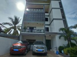 Marinduque Bed and Breakfast，位于Maniwaya的带停车场的酒店