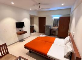 Hotel Sumanchandra Suites，位于纳西克潘达夫勒纳洞附近的酒店