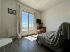 Appartement Saint-Pierre-d'Oléron, 4 pièces, 6 personnes - FR-1-246A-269，位于奥雷龙圣皮耶尔的酒店