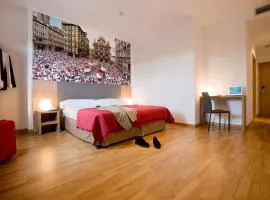 IRAIPE Pamplona Hostal Auto Check-in