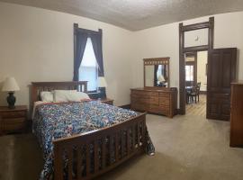 Dover Historic Building 1Bed w/Hot Tub 1st floor，位于Dover的度假短租房