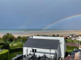 Plage du Débarquement. Maison bord de Mer，位于Saint-Côme-de-Fresné的酒店