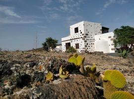 CASA VOLCÁNICA Lanzarote，位于Montaña Blanca的度假屋