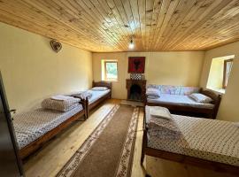 Guest House Kukaj \ Bed & Breakfast，位于瓦勒博内的民宿