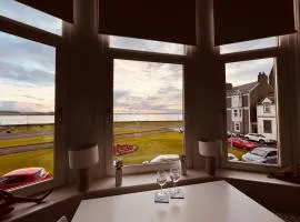Seaview one bedroom apartment in centre of Largs