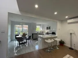 Beautiful Renovated House Laval