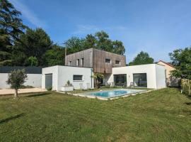 Maison d'Architecte，位于Meyssac的酒店
