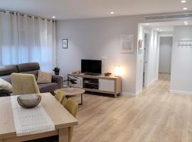 Apartamento Azabache，位于萨拉戈萨的带停车场的酒店