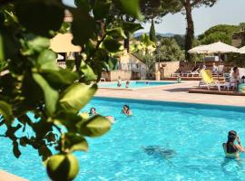 ISA-Residence with swimming pool in Guardistallo surrounded by greenery，位于卡萨莱马里蒂莫的酒店
